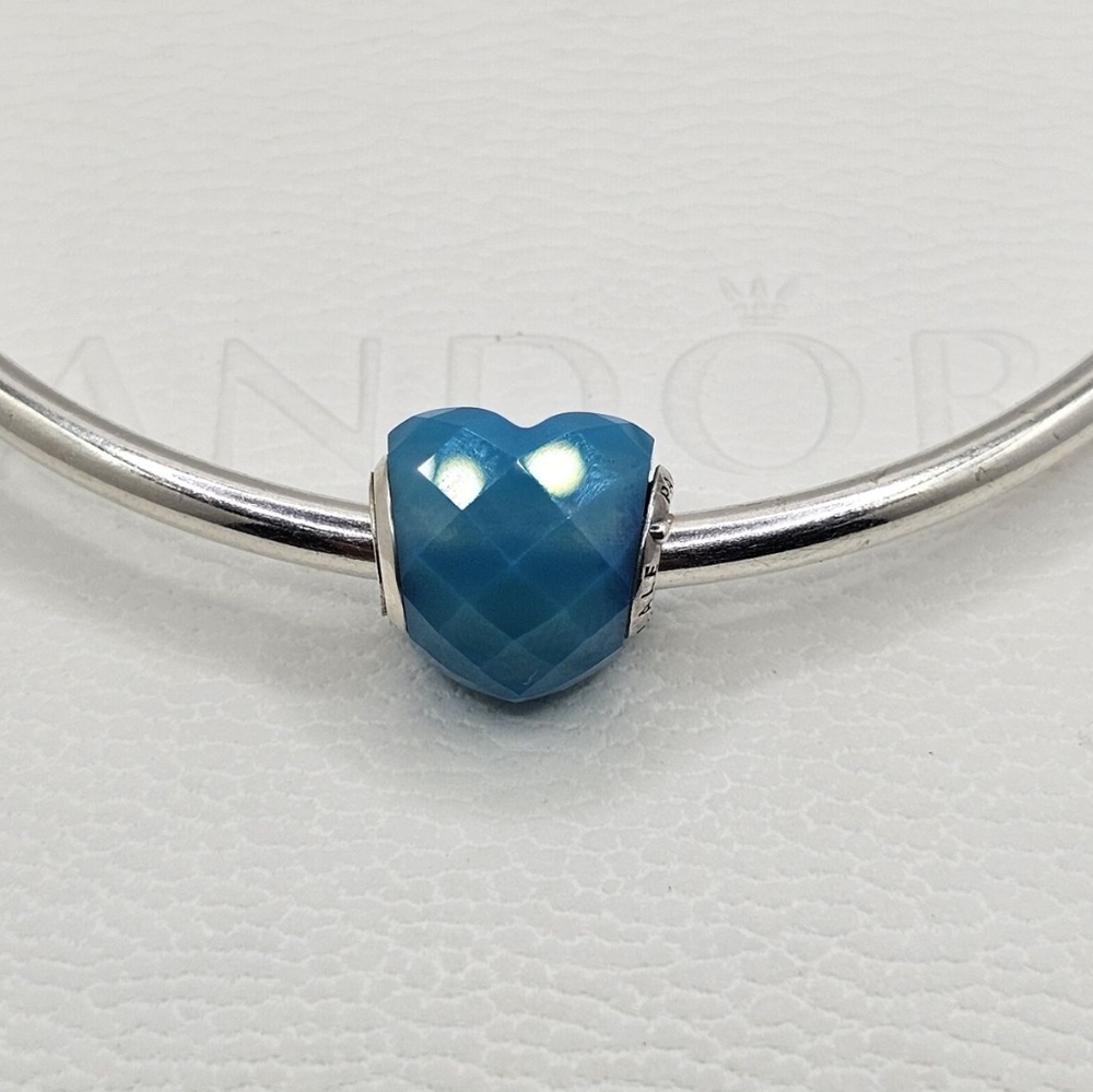 💙 Authentic Pandora ⭐️RETIRED⭐️ HEART CHARM